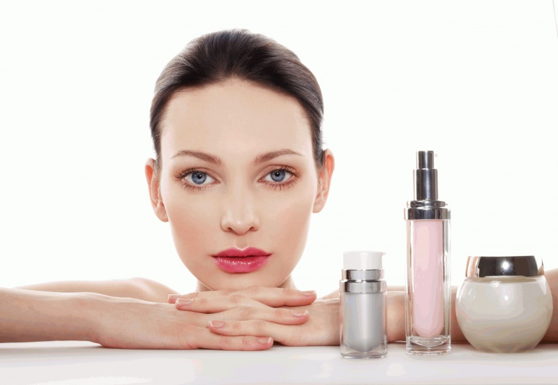 Как ухаживать за кожей весной: советы косметолога (видео)