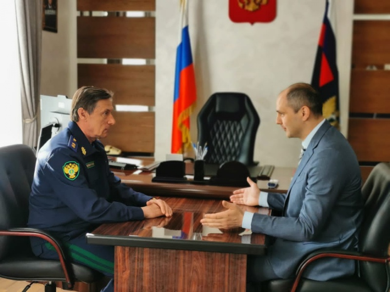 Губернатор Оренбуржья провел рабочую встречу с заместителем Генпрокурора РФ