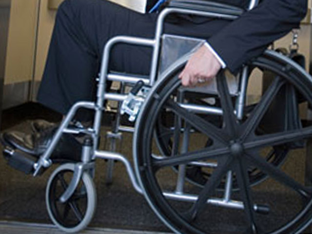 15 динамических параподиумов  для нужд инвалидов-колясочников
