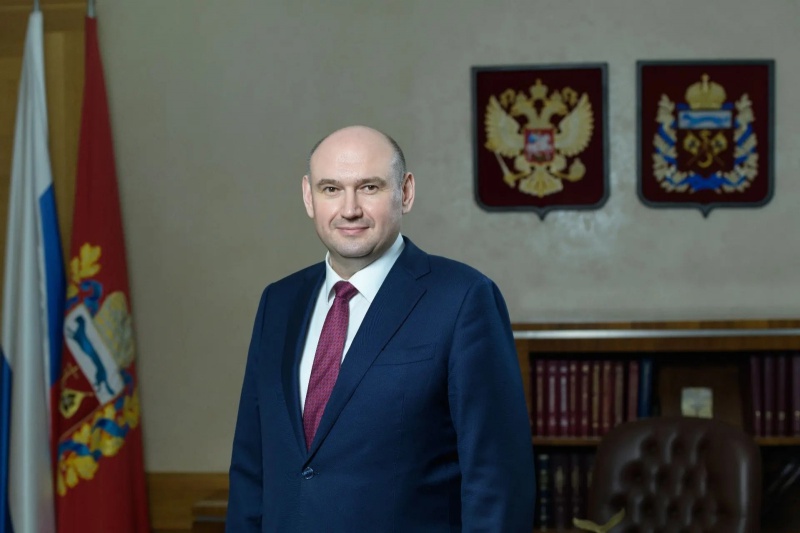 Евгений Солнцев поздравил оренбуржцев с Днем Победы