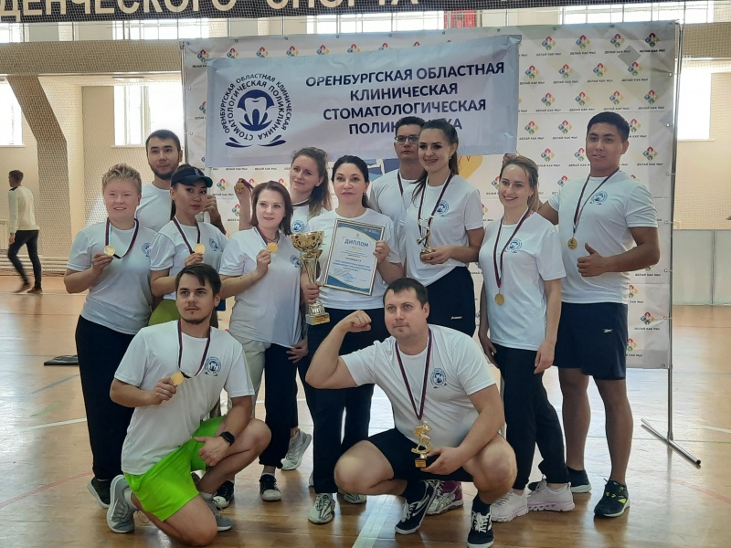 Кубок победителя физкультурно-оздоровительного проекта «Делай как мы» снова у медиков