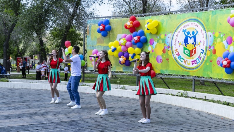 Областной фестиваль «Краски радуги» собрал более тысячи зрителей