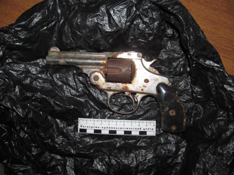 Житель Абдулинского района хранил дома найденный им револьвер
