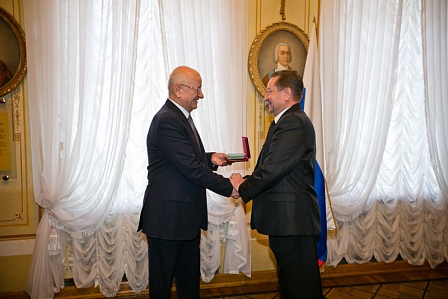 Губернатор Оренбургской области вручил государственные награды 