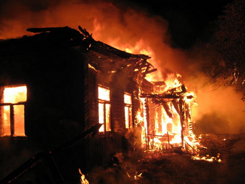 Крупный пожар потушили прошедшей ночью в Оренбурге