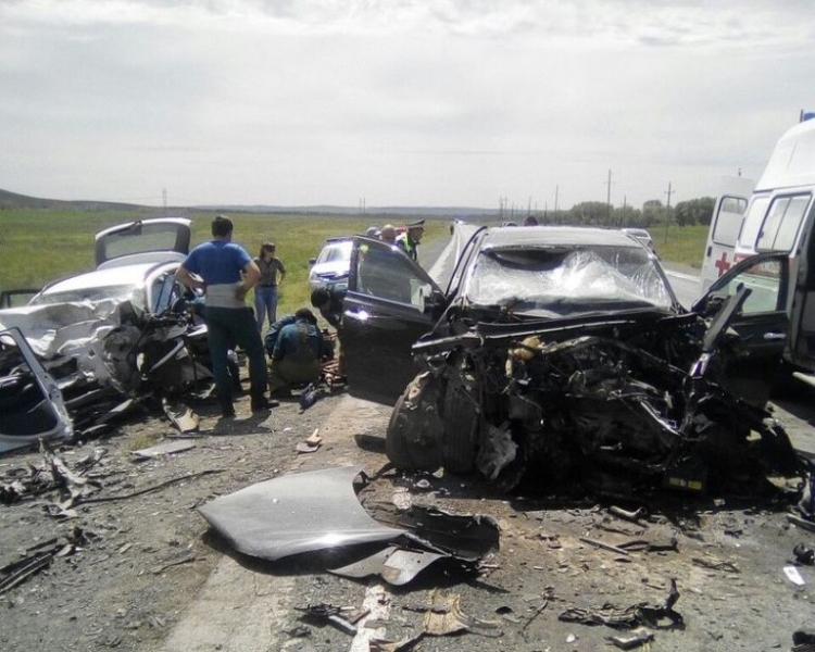 В Кувандыкском районе в лобовом столкновении погибли два водителя