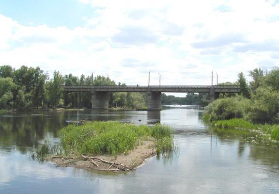 В Оренбурге парень спрыгнул с моста в Урал и разбился