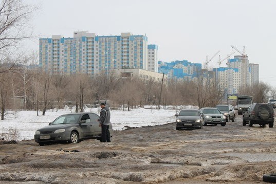 В Оренбурге возобновят ремонт «пьяной» дороги
