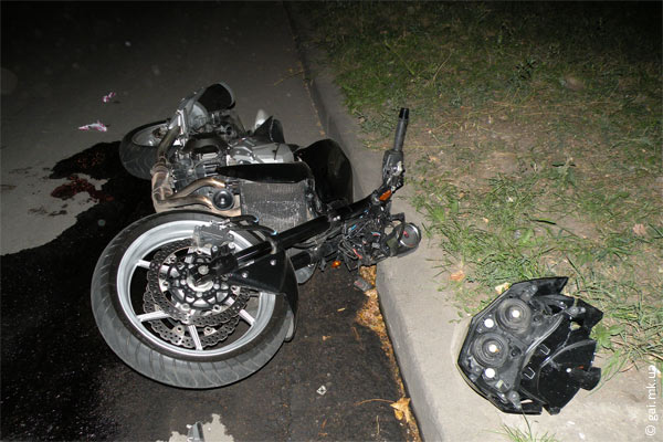 Сотрудник ДПС насмерть сбил мотоциклиста на обочине