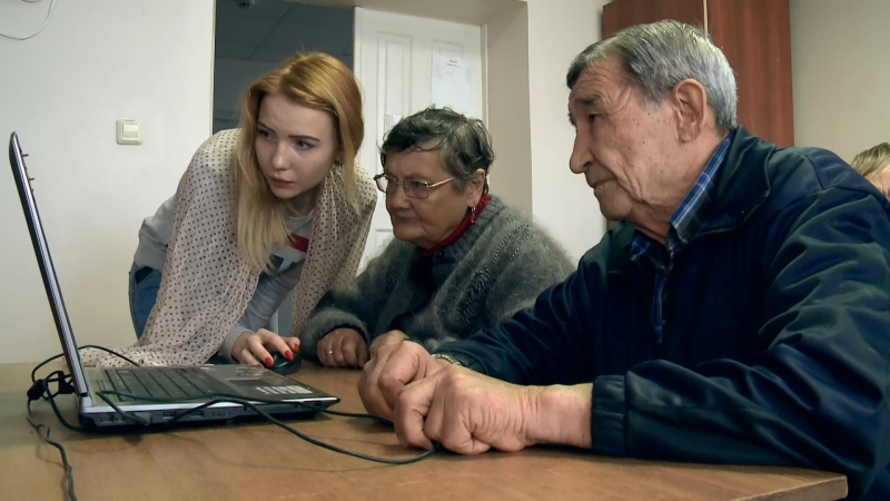 В Оренбуржье пенсионеры активно изучают компьютер