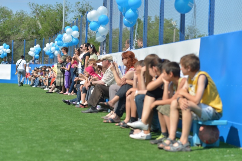 «Газпром нефть» открыла многофункциональную спортивную площадку в Оренбургском районе