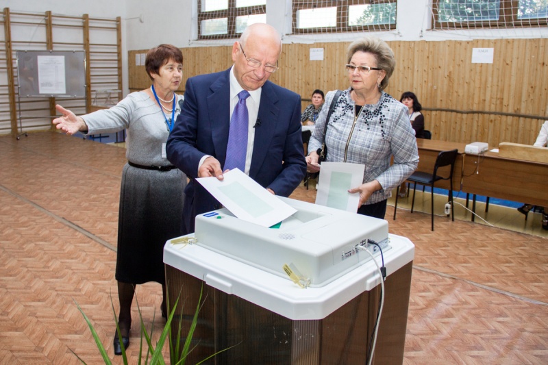 Юрий Берг проголосовал на выборах губернатора