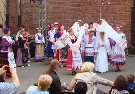 Оренбуржцы увидели свадебные обряды народов региона