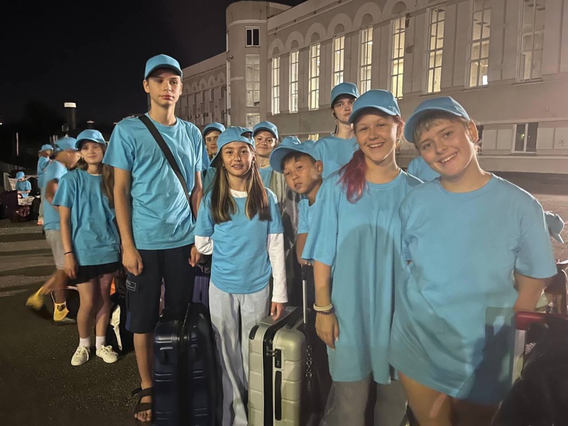 Оренбургские школьники отправились на отдых в Краснодарский край