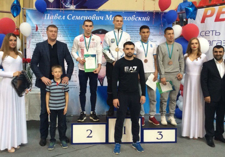 Оренбургские боксеры везут медали из Сургута