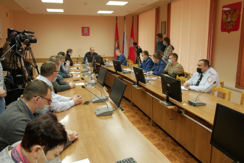 Губернатор провел заседание оперативного штаба в Новотроицке