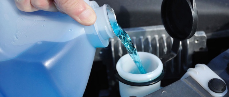 Специалисты Роспортребнадзора просят не покупать стеклоомывающую жидкость «Даль»