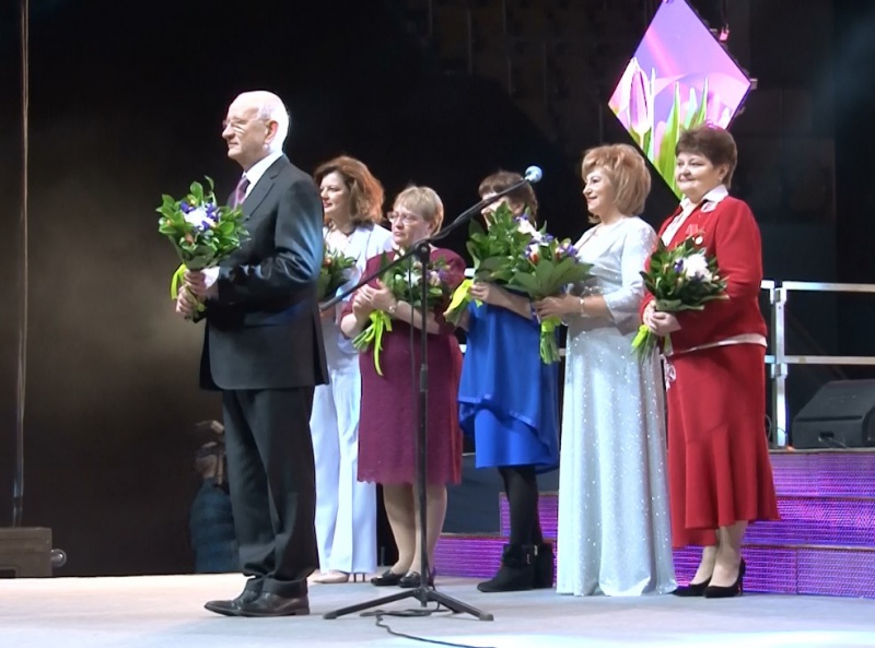 В Оренбурге наградили лучших женщин региона