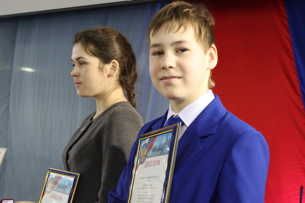 Талантливую молодежь наградили премиями