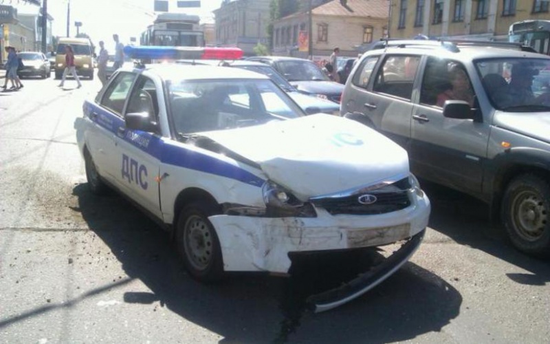 В Оренбурге машина ДПС попала в аварию
