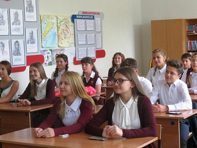 Татьяна Самохина поздравила школьников Новосергиевки с новым учебным годом