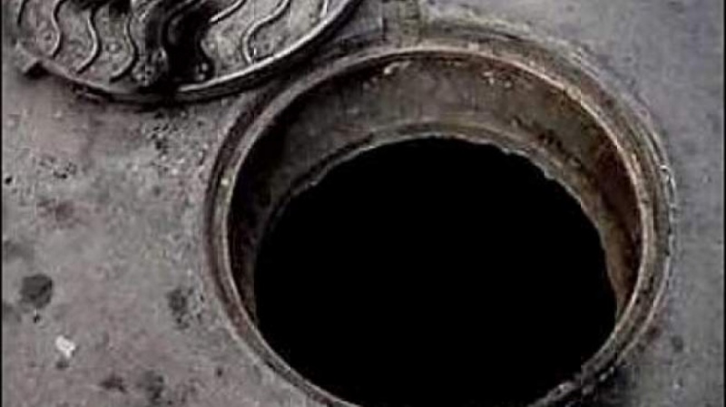 Пономаревский слесарь отравился газами в канализационном люке