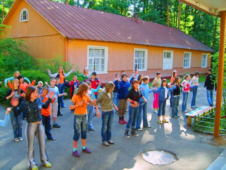 Путевка в загородный лагерь будет стоить 11 тысяч рублей
