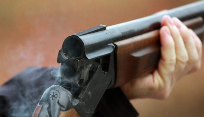 Житель Акбулакского района выстрелил из ружья в сожительницу и ее сестру
