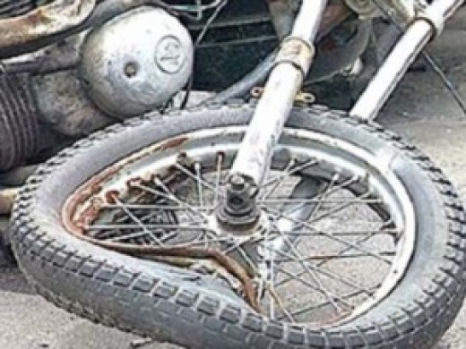 В Соль-Илецке на трассе Оренбург-Акбулак перевернулся мотоцикл 