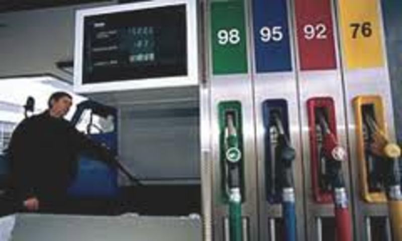 Цены на бензин повысятся до 40 рублей