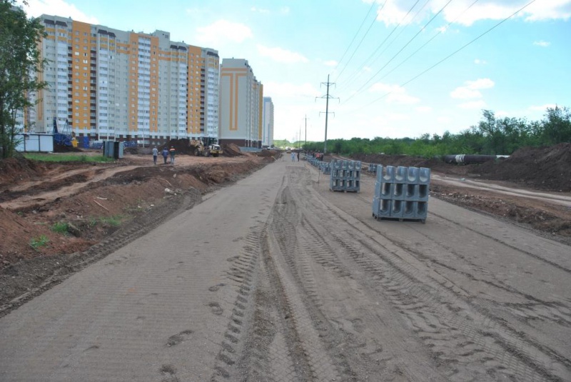 В Оренбурге строят дороги