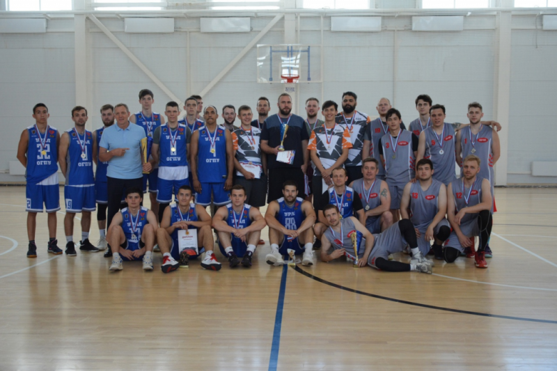 Чемпионат области по баскетболу выиграл Оренбургский «Урал»
