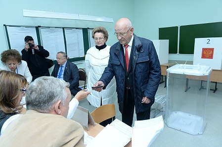 Губернатор области принял участие в выборах