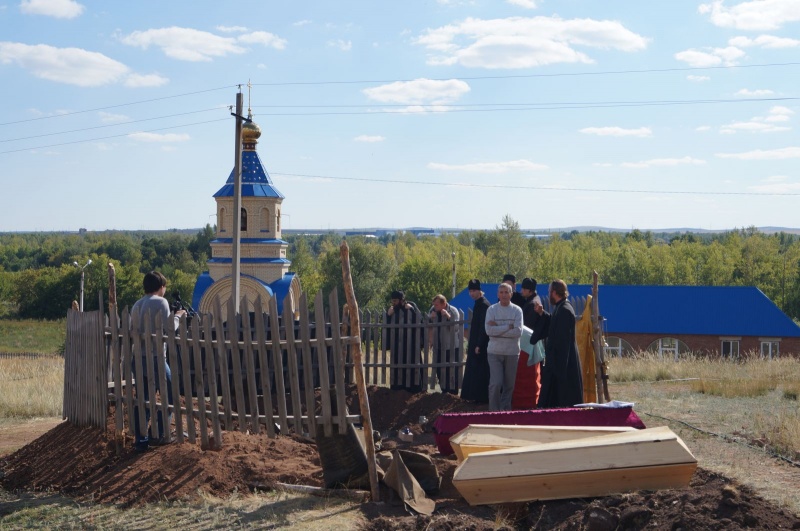 В селе Покровка обнаружили захоронения монахов 