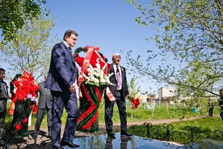 Юрий Берг отдал дань памяти героям Великой Отечественной войны
