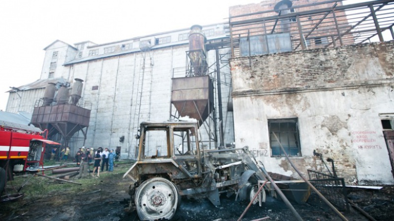 Сгорели 1500 тонн зерна и 5 частных домов