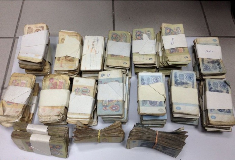 В Оренбуржье нашли чемодан с советскими деньгами
