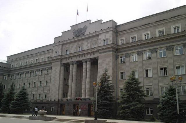 Оренбургским депутатам сократили зарплату на 10%