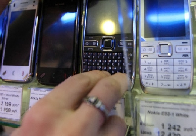 В Бугуруслане продавец украла товар – дорогой телефон
