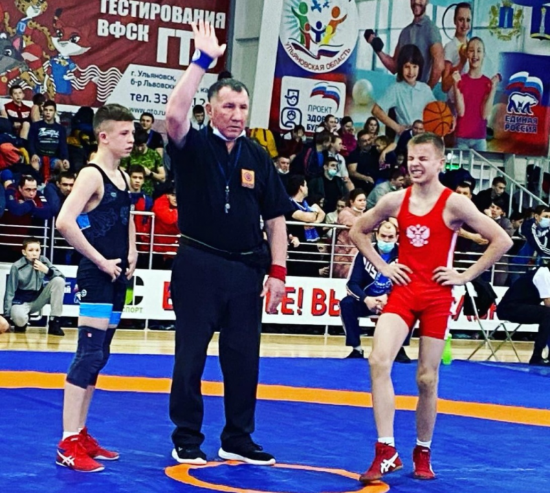 Оренбургские борцы завоевала 8 медалей на первенстве ПФО 