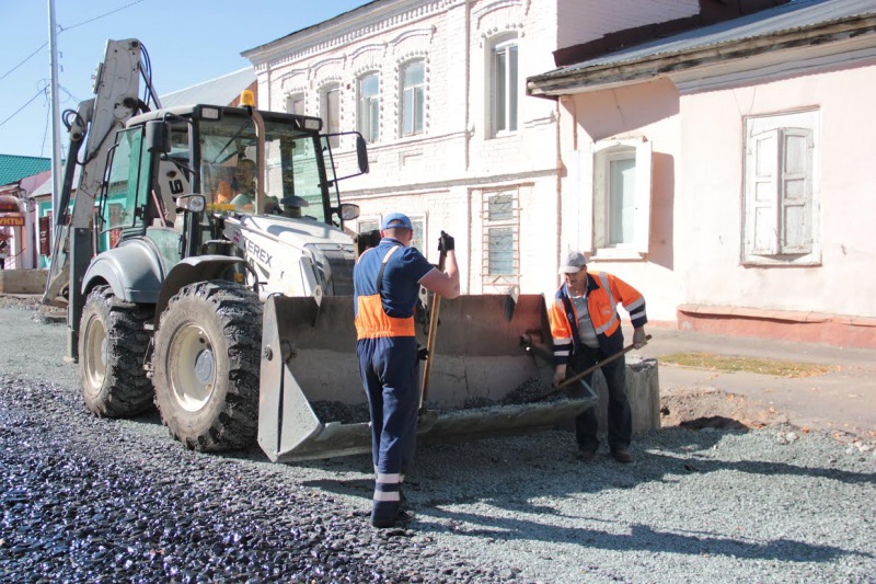 Дорожные работы в центре Оренбурга продолжаются