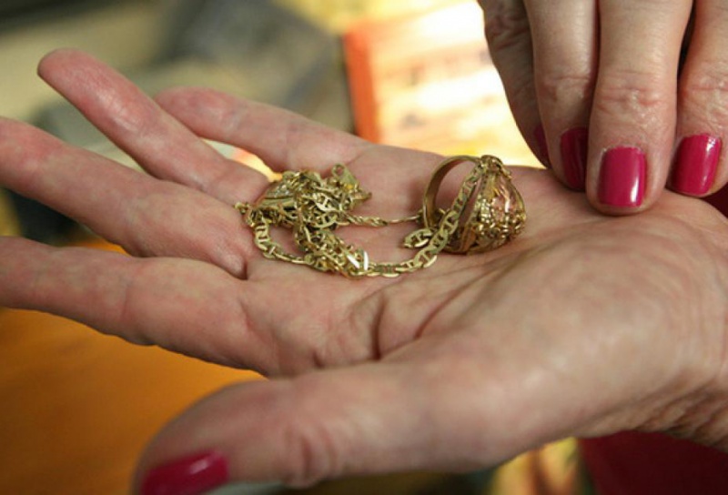 В Оренбуржье раскрыта кража золотых украшений