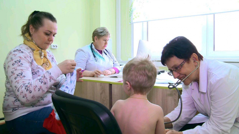 В детской поликлинике Оренбурга проконсультируют сельских детей