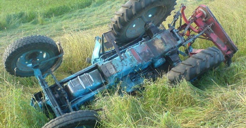 В ДТП в Соль-Илецком округе погиб пассажир трактора