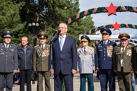 В Оренбурге прошла акция «Военная служба по контракту в ВС РФ – Твой выбор!»