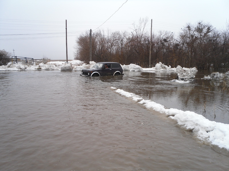 Опубликован список затопленных дорог в Оренбуржье