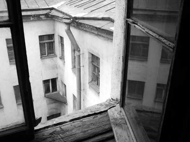 Жительница Новотроицка выпрыгнула из окна