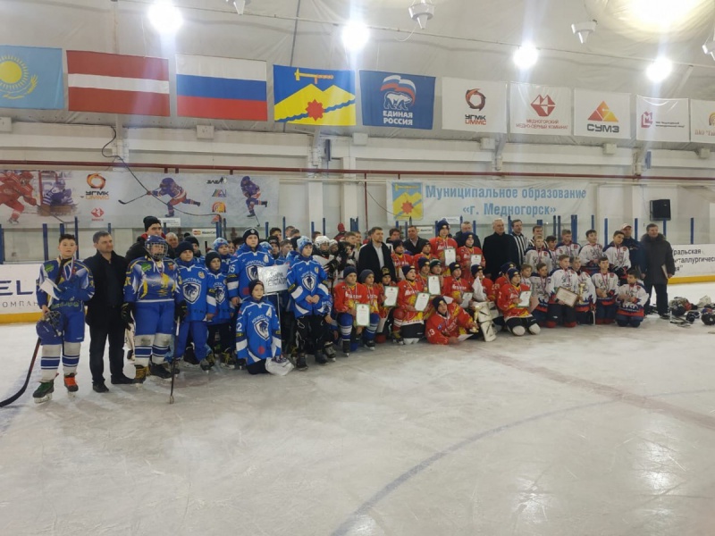 Команда из Медногорска победила на областном этапе «Золотой шайбы» 
