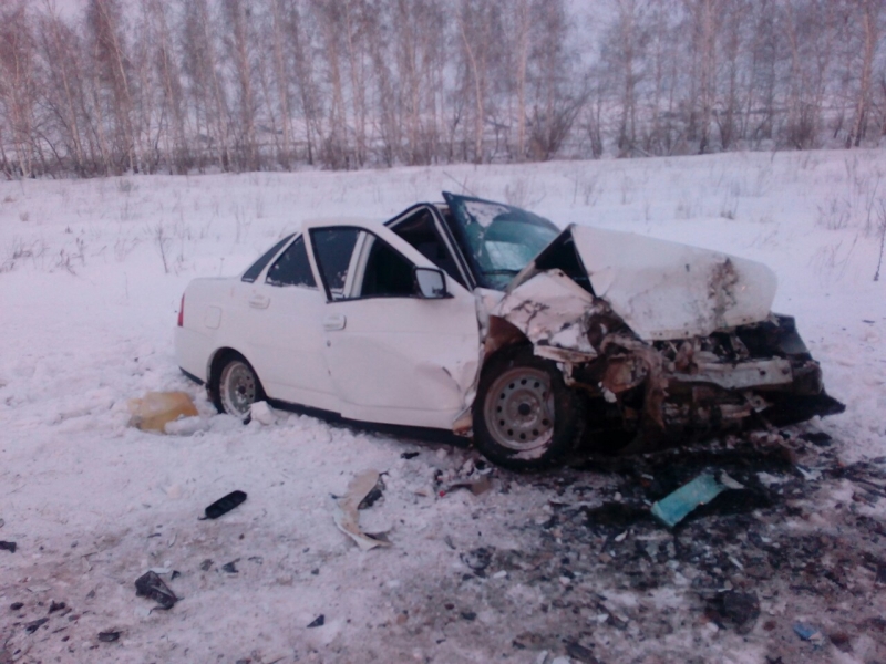 В Александровском районе в лобовом столкновении погиб пассажир «Приоры»