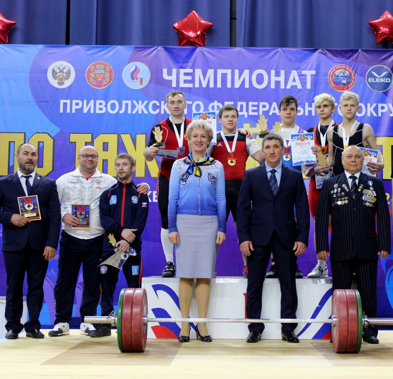 На чемпионате ПФО успешно выступили оренбургские тяжелоатлеты